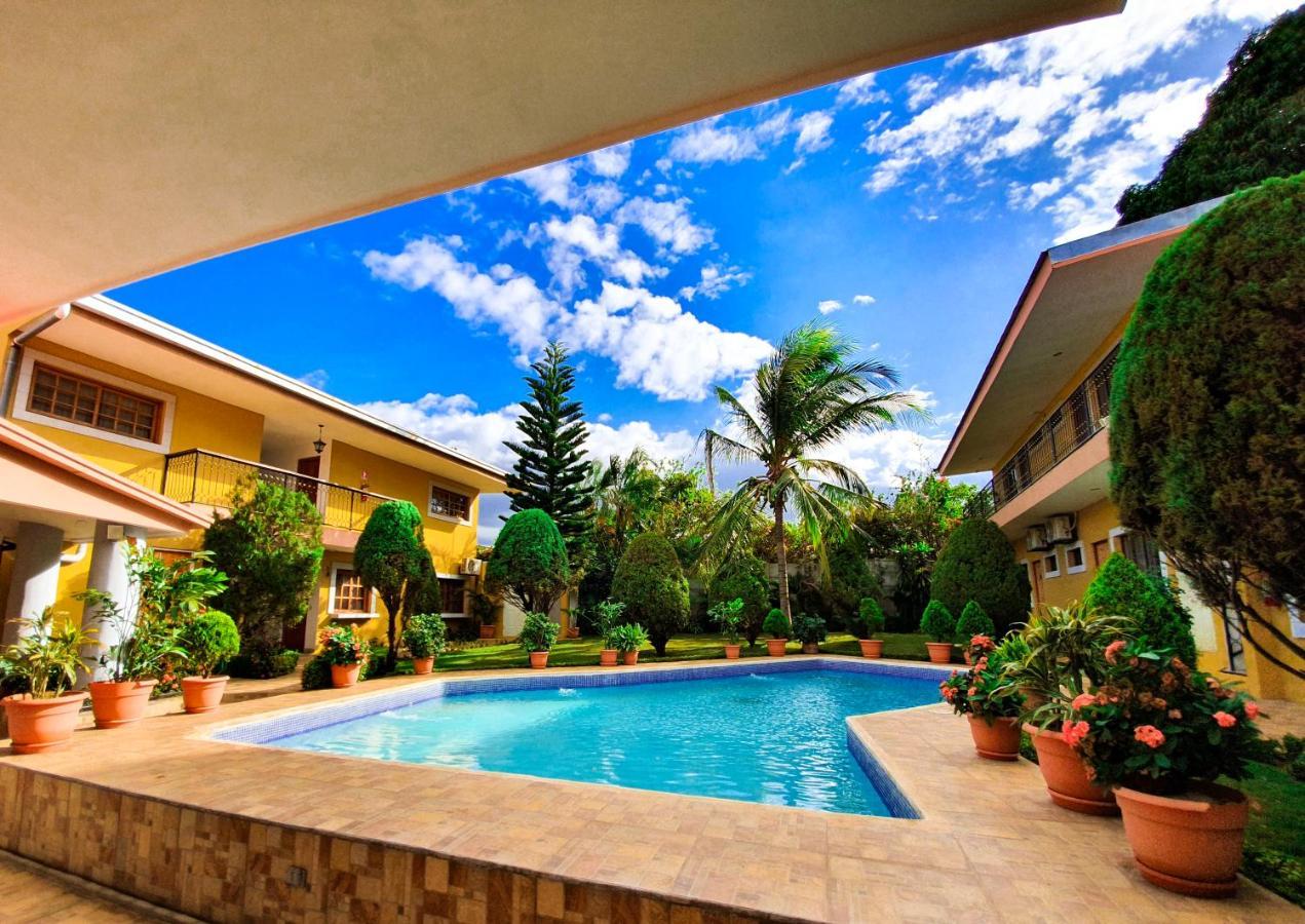 Hotel Los Pinos Managua Exterior foto
