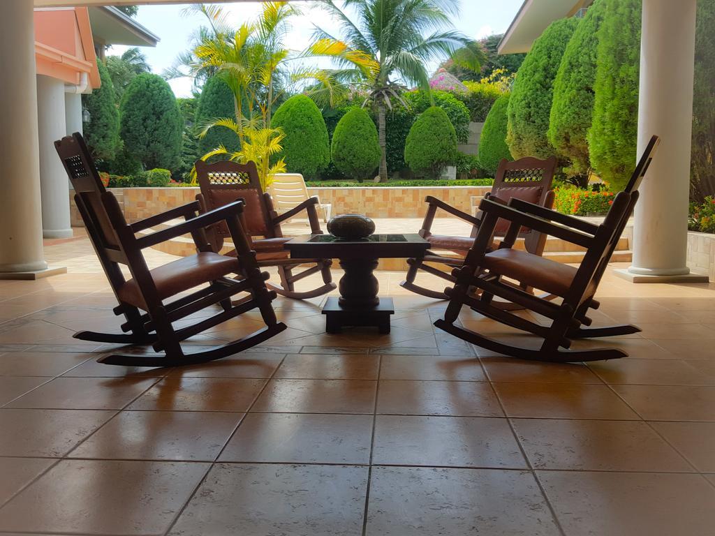Hotel Los Pinos Managua Exterior foto