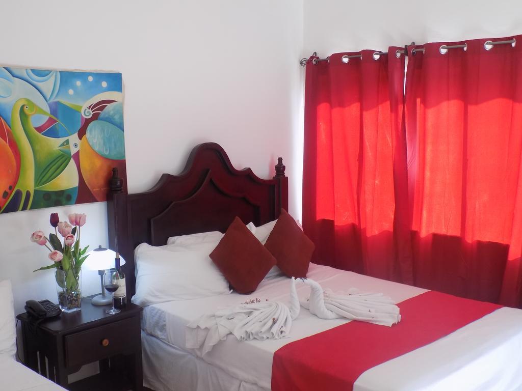 Hotel Los Pinos Managua Exterior foto