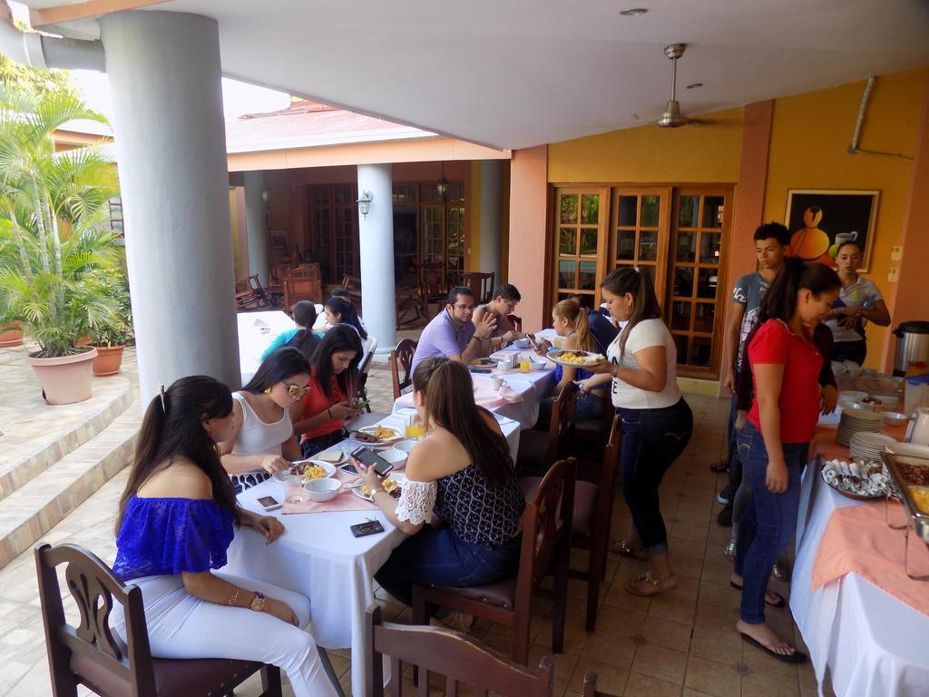 Hotel Los Pinos Managua Exterior foto