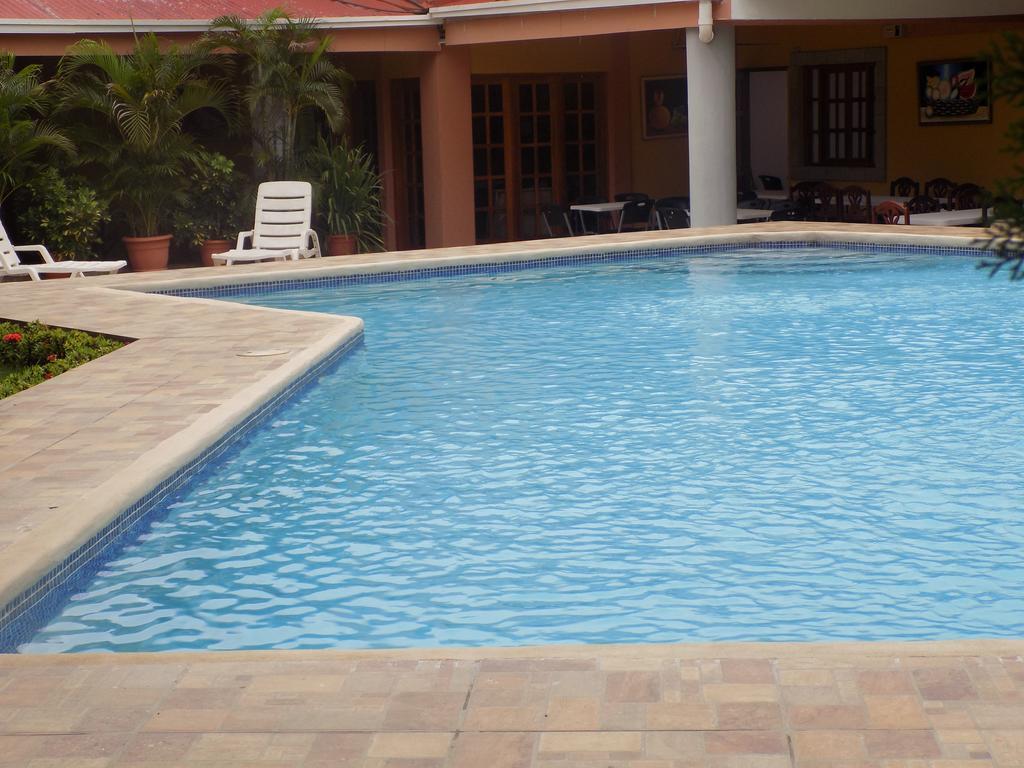 Hotel Los Pinos Managua Exterior foto