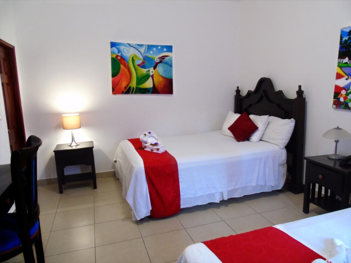 Hotel Los Pinos Managua Exterior foto