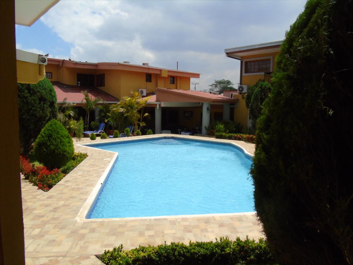 Hotel Los Pinos Managua Exterior foto