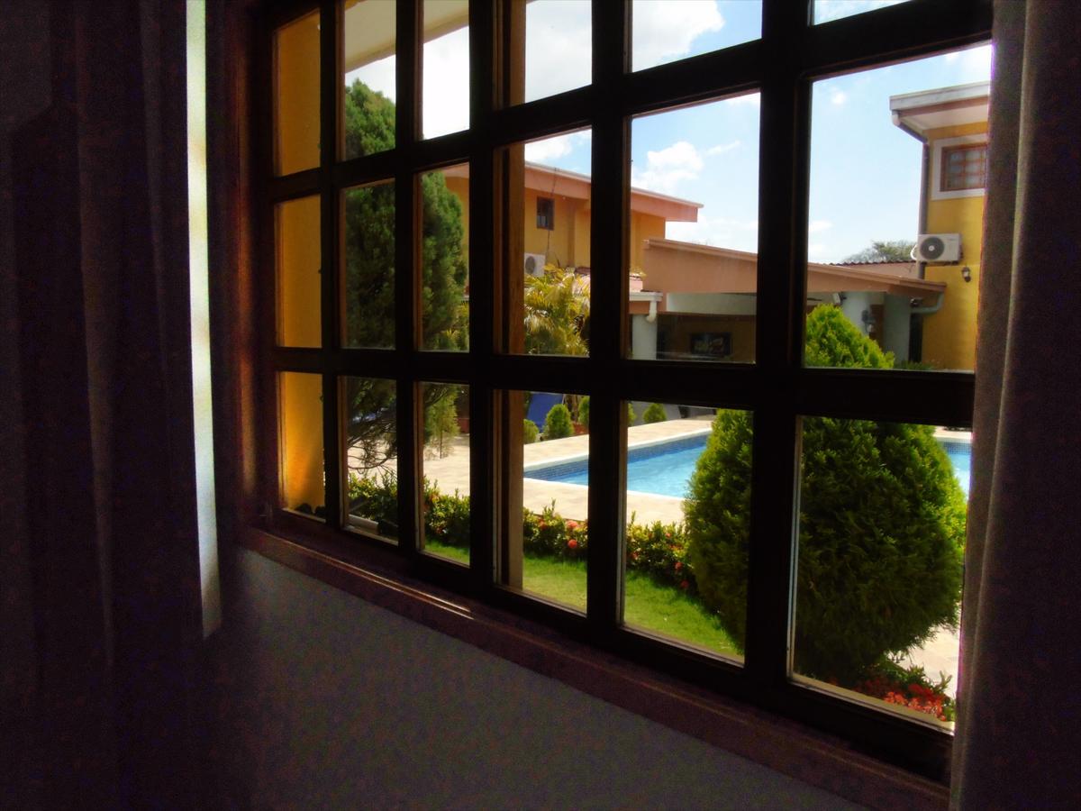 Hotel Los Pinos Managua Exterior foto